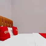 Oyo 92556 Jkk Sweet Room