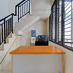 Oyo 92556 Jkk Sweet Room