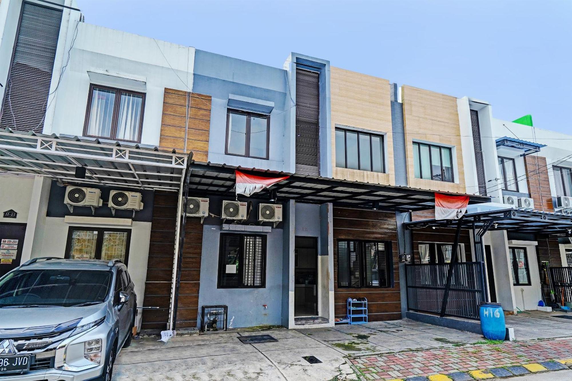 Oyo 92556 Jkk Sweet Hotel Karawang